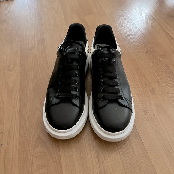 Alexander McQueen oversized Black and White studded sneakers rarely used - Picture 1 of 5